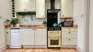 Kitchen- click for photo gallery